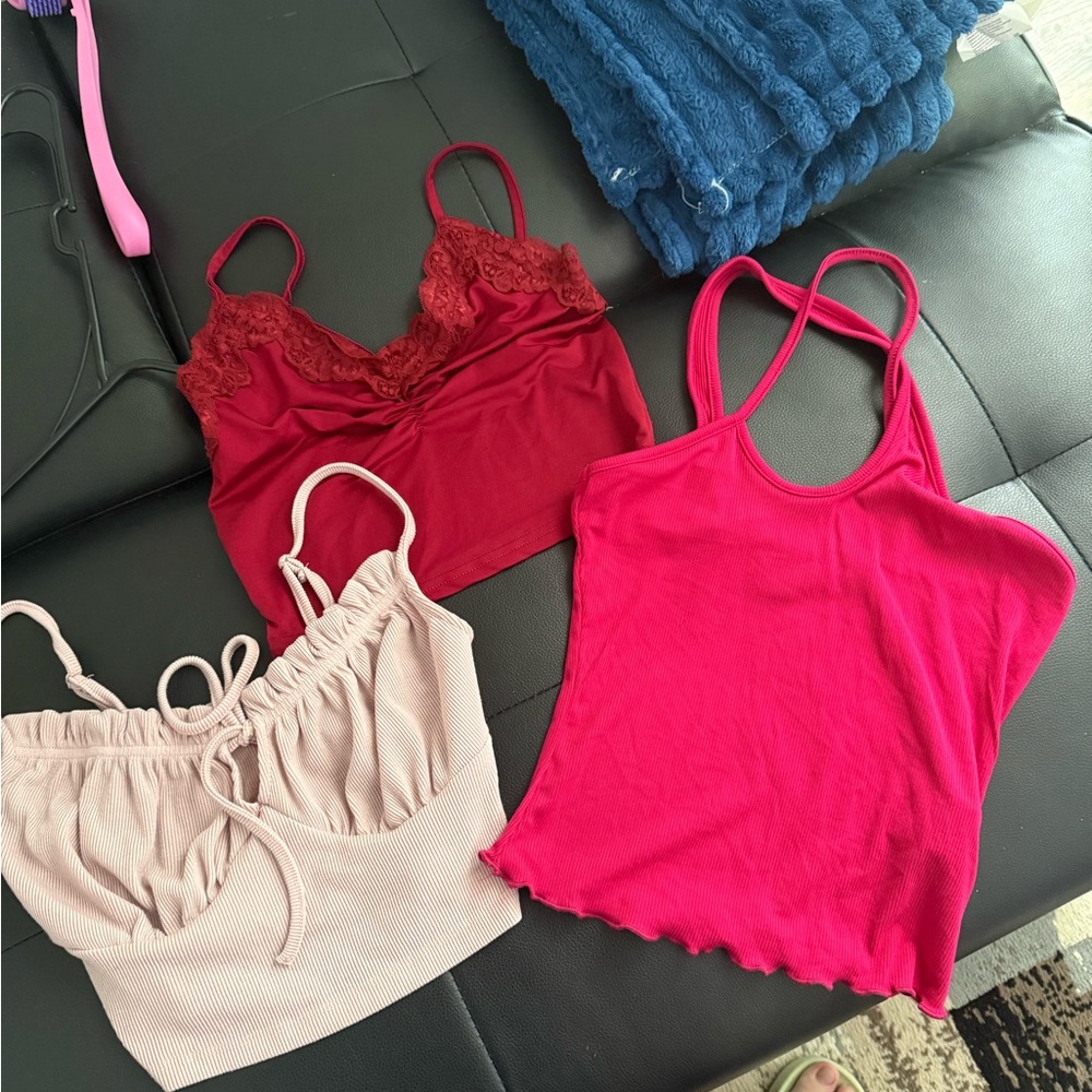 3 ruffle tanks/crop